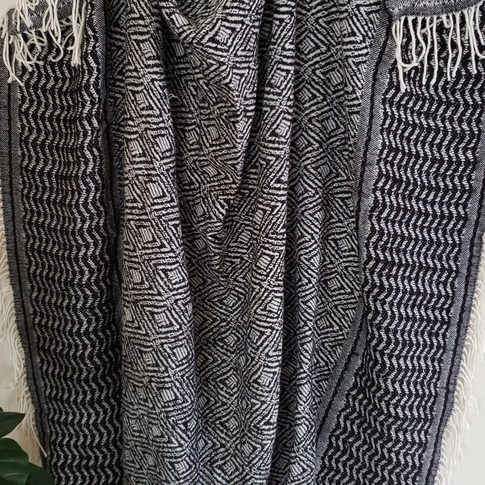 DSW chevron diamond